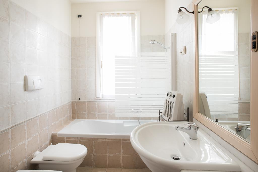 B&B La Petite Maison Puegnago Phòng bức ảnh